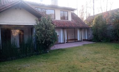 Huinganal/ El Yungue, casa estilo Chilena, 5 dormitorios