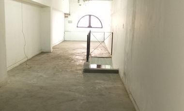 ALQUILER DE LOCAL CON ENTREPISO ,OPORTUNIDAD POR PRECIO Y UBICACION