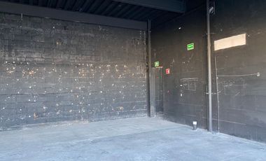 Local Comercial en Renta en Corporativo Titanium, El Campanario, Querétaro