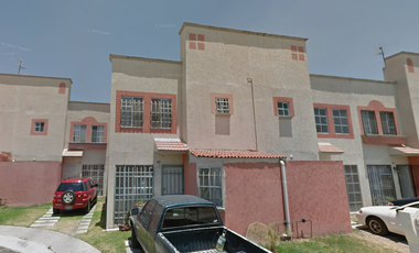 CASA EN RETORNO DE CANELOS, LOS FRESNOS, TLAJOMULCO, JALISCO. ¡NO CREDITOS!