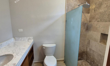 Casa nueva en venta con alberca y paneles dentro de residencial con amenidades premium al norte de Mérida