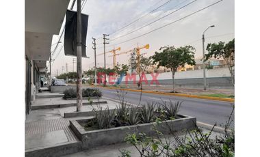 Venta Casa En Avenida - S.J.L