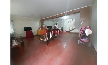 Venta Casa En Avenida - S.J.L