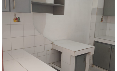 CASA CON LOCAL COMERCIAL EN ARRIENDO, UBICADA EN LOS PATIOS, URBANIZACIÓN SANTA CLARA