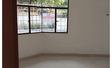 CASA CON LOCAL COMERCIAL EN ARRIENDO, UBICADA EN LOS PATIOS, URBANIZACIÓN SANTA CLARA