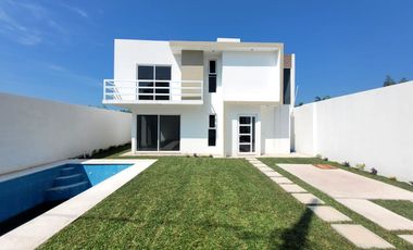 CASA CON ALBERCA EN MORELOS