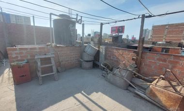 Venta de Casa Como Terreno en La Victoria