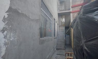 Venta de Casa Como Terreno en La Victoria