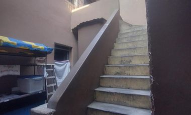 Venta de Casa Como Terreno en La Victoria