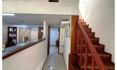 OFICINA EN VENTA, UBICADA EN EL CENTRO COMERCIAL BOLIVAR