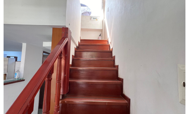 OFICINA EN VENTA, UBICADA EN EL CENTRO COMERCIAL BOLIVAR