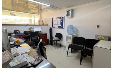 OFICINA EN VENTA, UBICADA EN EL CENTRO COMERCIAL BOLIVAR