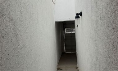 RENTA CASA AMPLIOS ESPACIOS FRACCIONAMIENTO COSTA DE ORO
