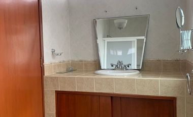 RENTA CASA AMPLIOS ESPACIOS FRACCIONAMIENTO COSTA DE ORO