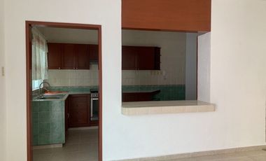 RENTA CASA AMPLIOS ESPACIOS FRACCIONAMIENTO COSTA DE ORO