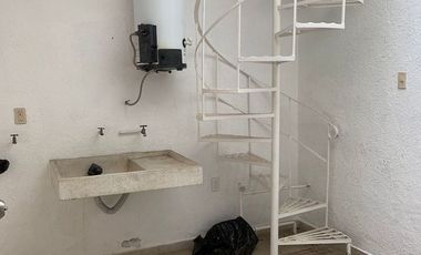 RENTA CASA AMPLIOS ESPACIOS FRACCIONAMIENTO COSTA DE ORO