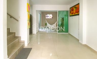 Casa Esquinera en Venta – 2 Plantas, 3 Habitaciones, Conjunto Cerrado en Montería