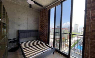 EXCELENTE DEPARTAMENTO TIPO LOFT AMUEBLADO, EN BARRIO W  CON VISTA AL CERRO DE LA SILLA A UNA CUADRA DE MACROPLAZA.