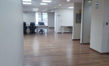 VENTA OFICINA EDIFICIO QUBO AV. MANUEL OLGUIN SURCO