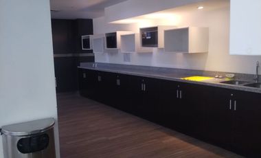 VENTA OFICINA EDIFICIO QUBO AV. MANUEL OLGUIN SURCO