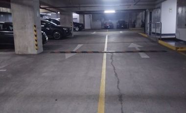 VENTA OFICINA EDIFICIO QUBO AV. MANUEL OLGUIN SURCO