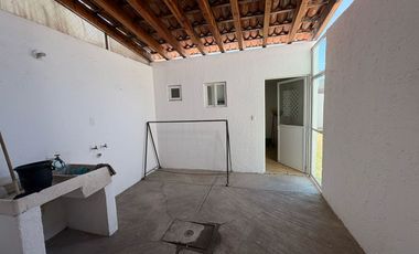 CASA EN VENTA EN TEJEDA QUERÉTARO DE  DOS PLANTAS