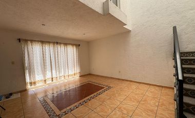 CASA EN VENTA EN TEJEDA QUERÉTARO DE  DOS PLANTAS