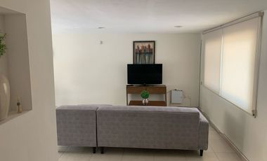 BONITA CASA AMUEBLADA EN RENTA EN RESIDENCIAL CON CASA CLUB, CERCA DE POLIFORUM