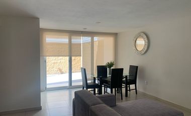 BONITA CASA AMUEBLADA EN RENTA EN RESIDENCIAL CON CASA CLUB, CERCA DE POLIFORUM