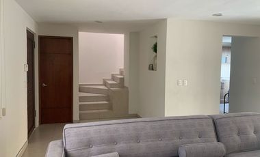 BONITA CASA AMUEBLADA EN RENTA EN RESIDENCIAL CON CASA CLUB, CERCA DE POLIFORUM