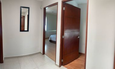 BONITA CASA AMUEBLADA EN RENTA EN RESIDENCIAL CON CASA CLUB, CERCA DE POLIFORUM