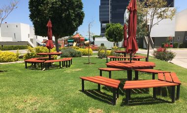 JURIQUILLA SANTA FE DEPARTAMENTO AMUEBLADO IMPECABLE DOS NIVELES 2 RECAMARAS EN PRIVADA VIGILANCIA AMENITIES ALBERCA