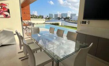 Casa con acceso a la playa, en venta, Puerto Cancún
