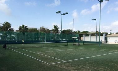 Casa con acceso a la playa, en venta, Puerto Cancún