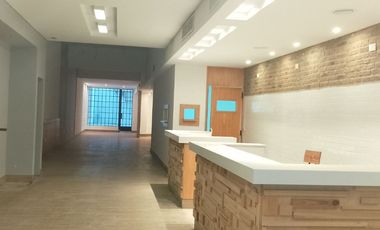 ALQUILER DE LOCAL CON ENTREPISO ,OPORTUNIDAD POR PRECIO Y UBICACION