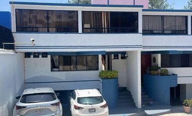 Amplia Casa en Venta con Jardín. Lomas Verdes 3a Sección
