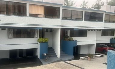 Amplia Casa en Venta con Jardín. Lomas Verdes 3a Sección