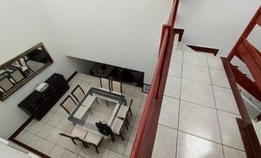 Amplia Casa en Venta con Jardín. Lomas Verdes 3a Sección