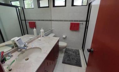 Amplia Casa en Venta con Jardín. Lomas Verdes 3a Sección