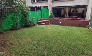 Amplia Casa en Venta con Jardín. Lomas Verdes 3a Sección