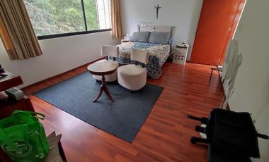 Amplia Casa en Venta con Jardín. Lomas Verdes 3a Sección