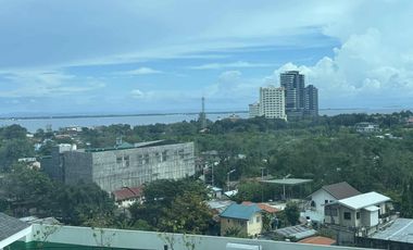 FOR RENT - POLISHED 1BR WITH BALCONY IN MACTAN NEWTOWN CONDO, LAPU-LAPU CITY, CEBU.