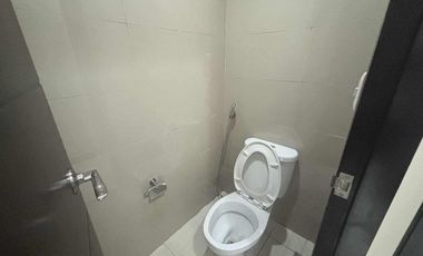 FOR RENT - POLISHED 1BR WITH BALCONY IN MACTAN NEWTOWN CONDO, LAPU-LAPU CITY, CEBU.