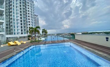 FOR RENT - POLISHED 1BR WITH BALCONY IN MACTAN NEWTOWN CONDO, LAPU-LAPU CITY, CEBU.