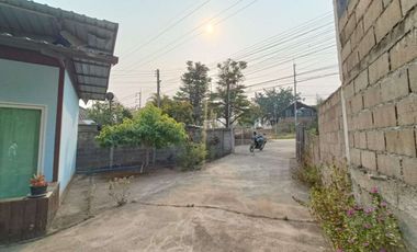 2-Bedroom House with 2 Bungalows for Sale in Pai