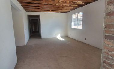 Casa en Venta en Tecate, Terreno 500 m², 4 Recámaras