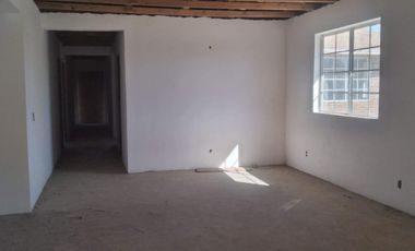 Casa en Venta en Tecate, Terreno 500 m², 4 Recámaras