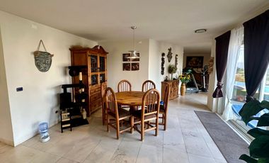 LAS CAÑADAS CASA EN VENTA CON HERMOSA VISTA A 3 MIN DEL COLEGIO