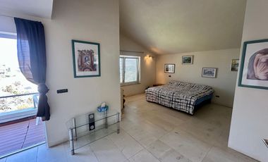LAS CAÑADAS CASA EN VENTA CON HERMOSA VISTA A 3 MIN DEL COLEGIO