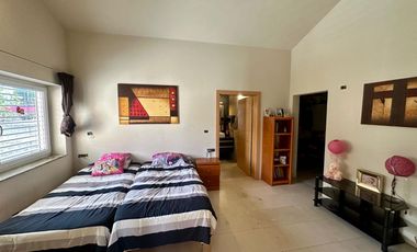 LAS CAÑADAS CASA EN VENTA CON HERMOSA VISTA A 3 MIN DEL COLEGIO